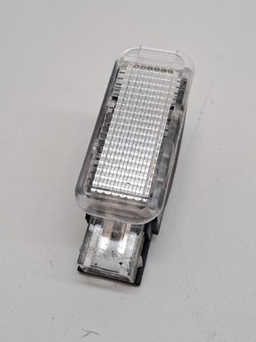 Lampka oświetlenia bagażnika 4B0947415A VAG