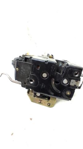Zamek drzwi przednich lewych 4B1837015G VAG