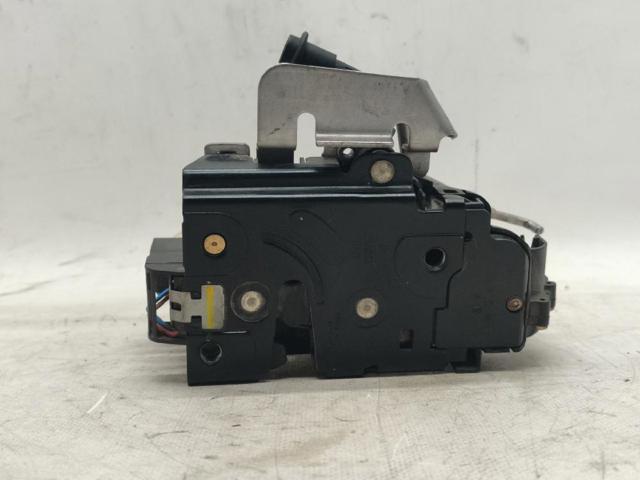 Zamek drzwi przednich lewych 4B1837015G VAG