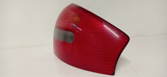 Lampa zespolona tylna prawa 4B5945096 VAG