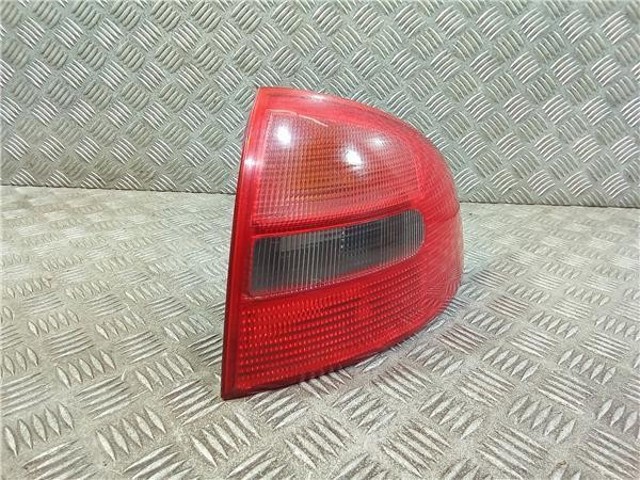 Lampa zespolona tylna prawa 4B5945096 VAG