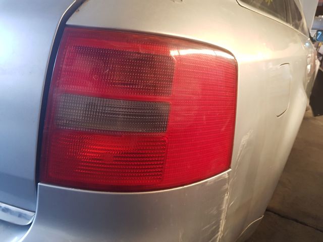 Lampa zespolona tylna prawa 4B9945096D VAG