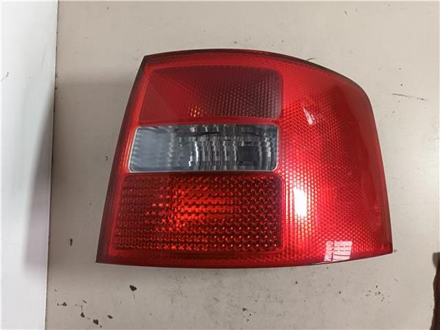 Lampa zespolona tylna prawa 4B9945096F VAG