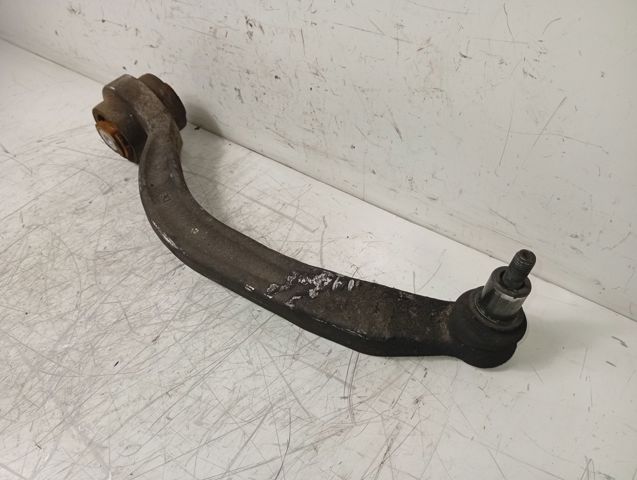 Silentblock przedniego wahacza dolnego 4D0407183D VAG