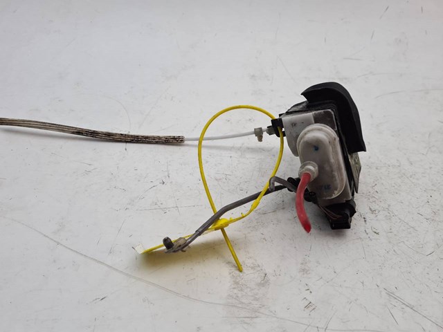 Zamek drzwi tylnych prawych 4D0839016A VAG