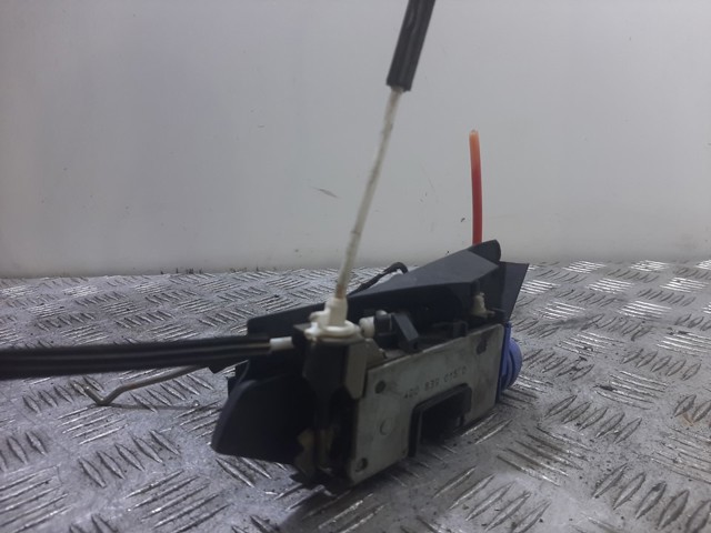 Zamek drzwi tylnych prawych 4D0839016D VAG