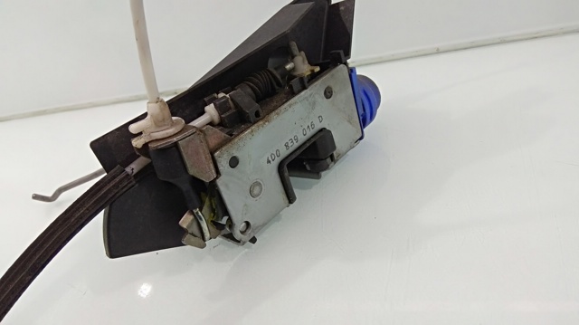 Zamek drzwi tylnych prawych 4D0839016D VAG