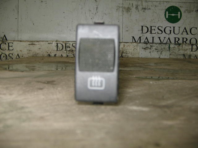 Przycisk ogrzewania szyby tylnej 4D094150301C VAG
