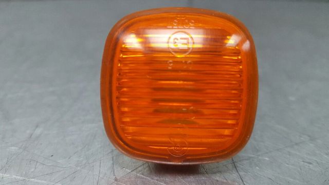 Powtarzacz kierunkowskazu na błotniku 4D0949127B VAG