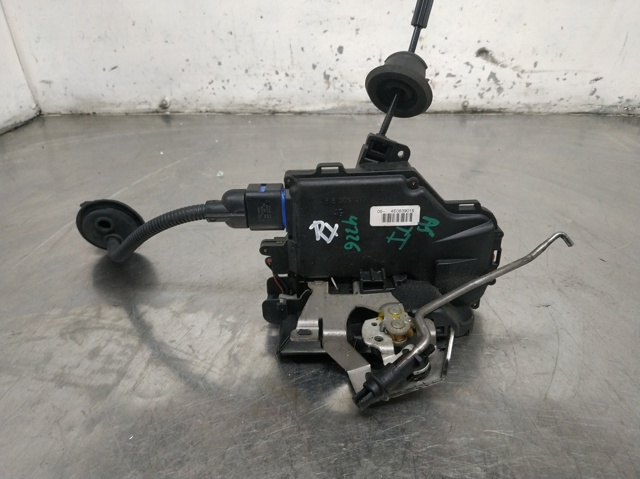 Zamek drzwi tylnych lewych 4E0839015 VAG