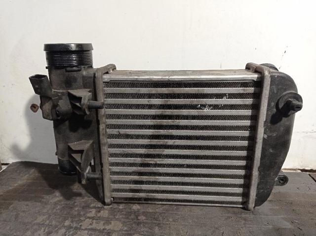 Chłodnica intercoolera 4F0145805E VAG
