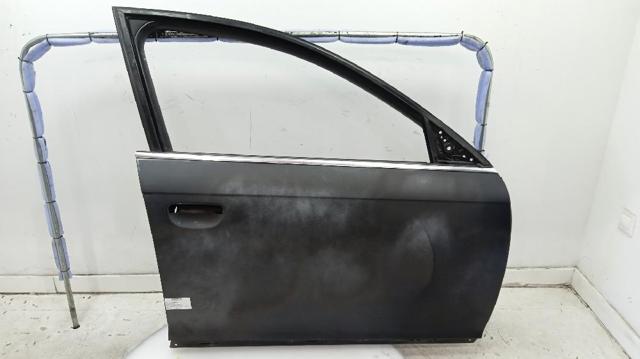 Drzwi przednie prawe 4F0831052F VAG