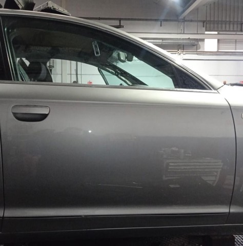 Drzwi przednie prawe 4F0831052F VAG