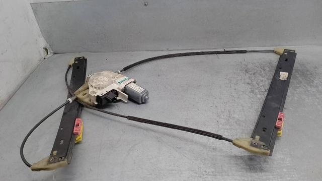 Mechanizm podnoszenia szyby drzwi przednich prawych 4F0837462A VAG