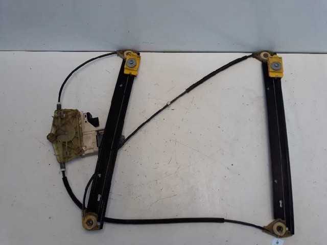 Mechanizm podnoszenia szyby drzwi przednich prawych 4F0837462A VAG