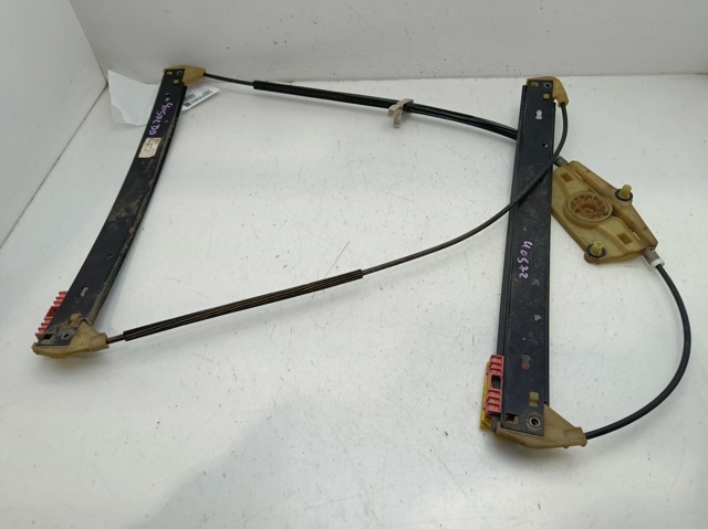 Mechanizm podnoszenia szyby drzwi przednich prawych 4F0837462D VAG