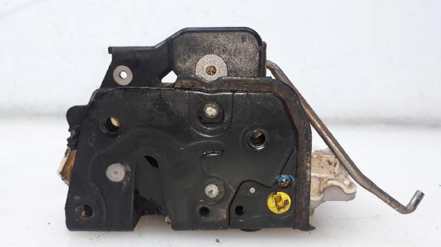 Zamek drzwi tylnych lewych 4F0839015 VAG