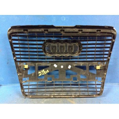 Atrapa chłodnicy Audi A6 4F2