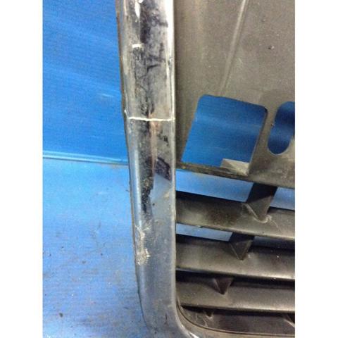 Atrapa chłodnicy Audi A6 4F2