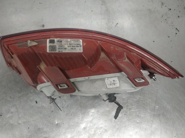 Lampa zespolona tylna lewa zewnętrzna 4F5945095D VAG