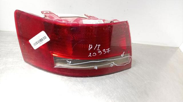 Lampa zespolona tylna lewa zewnętrzna 4F5945095D VAG