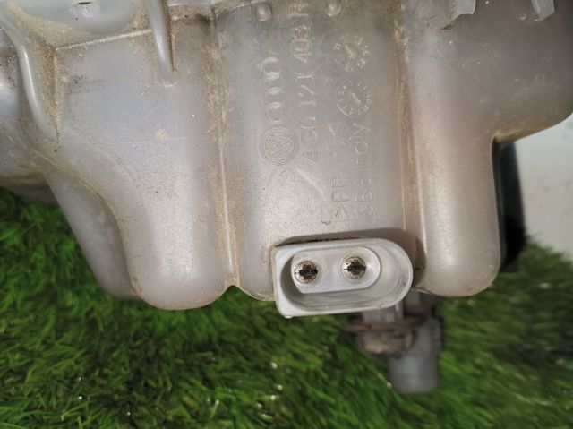 Zbiorniczek wyrównawczy układu chłodzenia 4G0121403R VAG