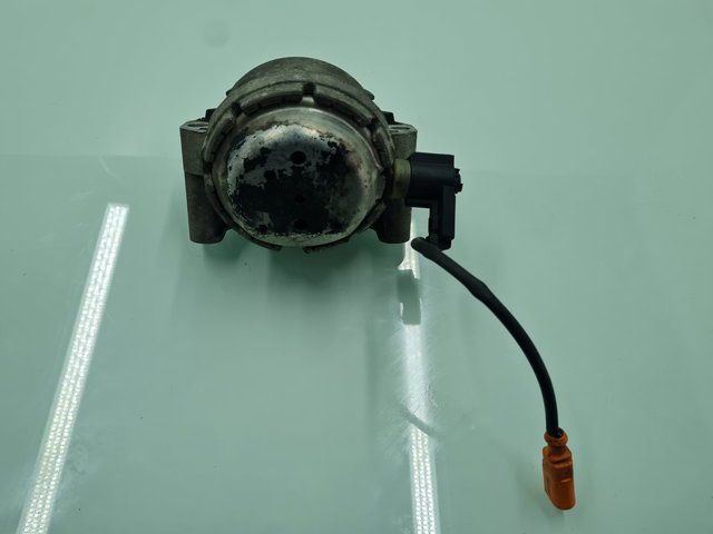Poduszka (podpora) silnika lewa 4G0199381 VAG