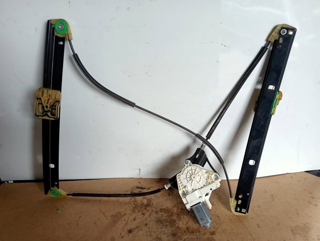 Mechanizm podnoszenia szyby drzwi przednich lewych 4G0837461 VAG