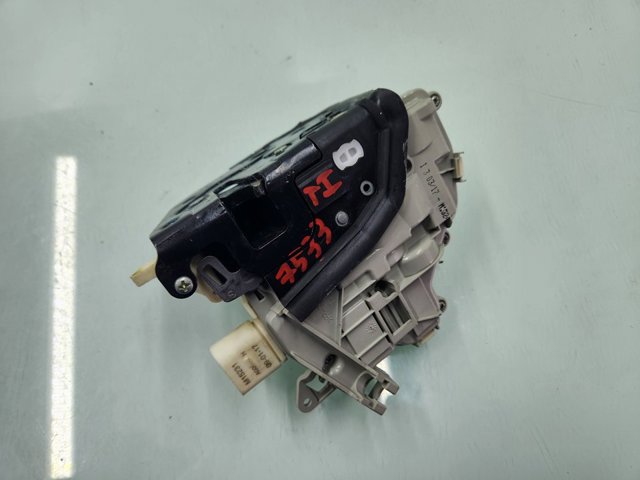 Zamek drzwi tylnych lewych 4G0839015E VAG