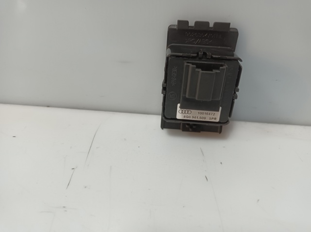 Przycisk włączania światła awaryjnego 4G0941509 VAG