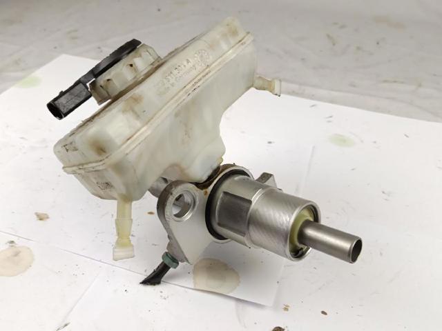 Główny cylinder hamulców Audi A7 4GA, 4GF