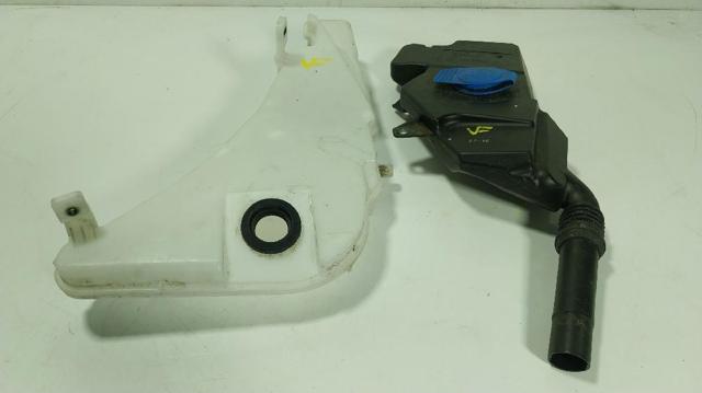 Zbiorniczek spryskiwacza szyb 4G8955453F VAG