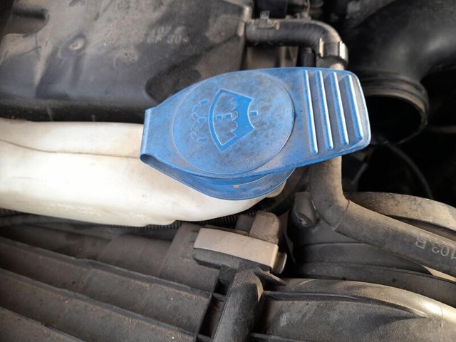 Zbiorniczek spryskiwacza szyb 4L0955453D VAG