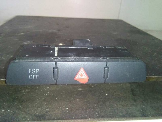 Przycisk włączania światła awaryjnego 4L19271375PR VAG