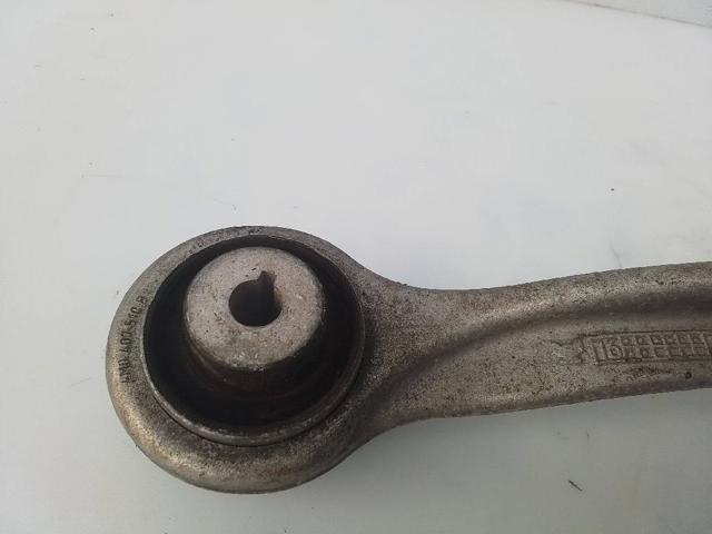 Wahacz zawieszenia przedniego prawy górny 4M0407510B VAG