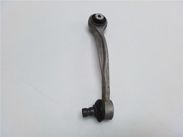 Wahacz zawieszenia przedniego prawy górny 4M0407510C VAG