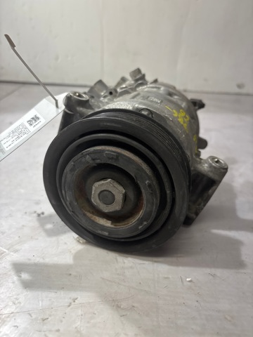 Sprężarka klimatyzacji 4M0816803 VAG