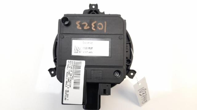 Silniczek wentylatora nagrzewnicy (ogrzewacza wnętrza) 4M1820021 VAG