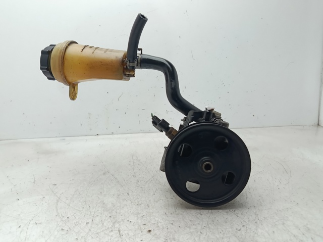 Pompa wspomagania hydraulicznego kierownicy 4M513A696AD FORD