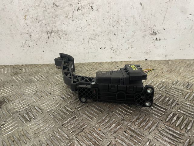 Pedał przyspieszenia (gazu) 4M519F836AK FORD