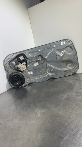 Mechanizm podnoszenia szyby drzwi przednich prawych 4M51B045H16AA FORD
