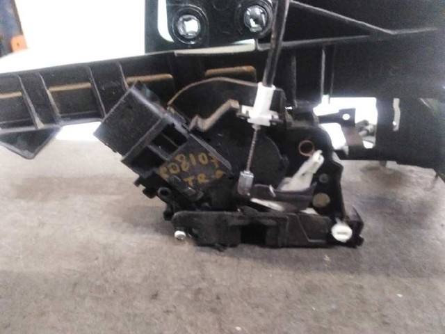 Zamek drzwi tylnych prawych 4M5AA26412BE FORD