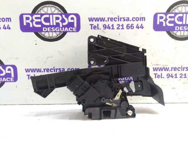 Zamek drzwi tylnych prawych 4M5AA26412BE FORD