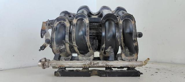 Kolektor ssący Ford Focus 3 CB8