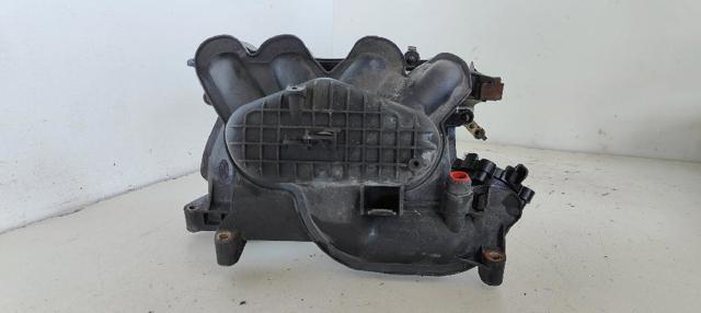 Kolektor ssący Ford Focus 3 CB8