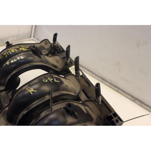 Kolektor ssący Ford Focus 3 CB8