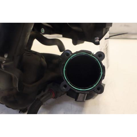 Kolektor ssący Ford Focus 3 CB8