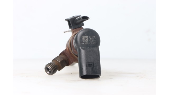 Wtryskiwacz paliwa 4M5Q9F593AD FORD