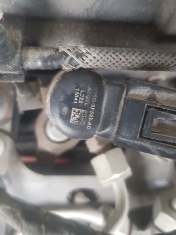 Wtryskiwacz paliwa 4M5Q9F593AD FORD