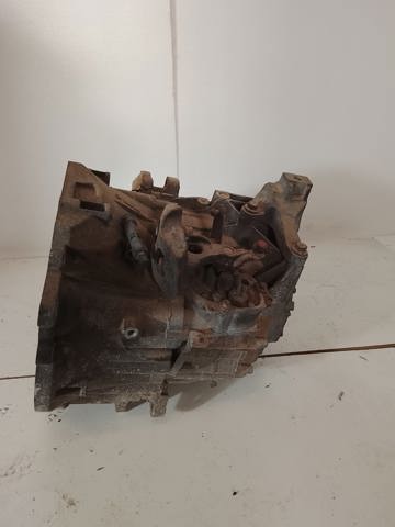 Mechaniczna skrzynia biegów w komplecie 4M5R7002CF FORD